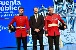 Alcalde Jaime Bellolio con Director Andrés Márquez y el Capitán (s) Arturo Fasani